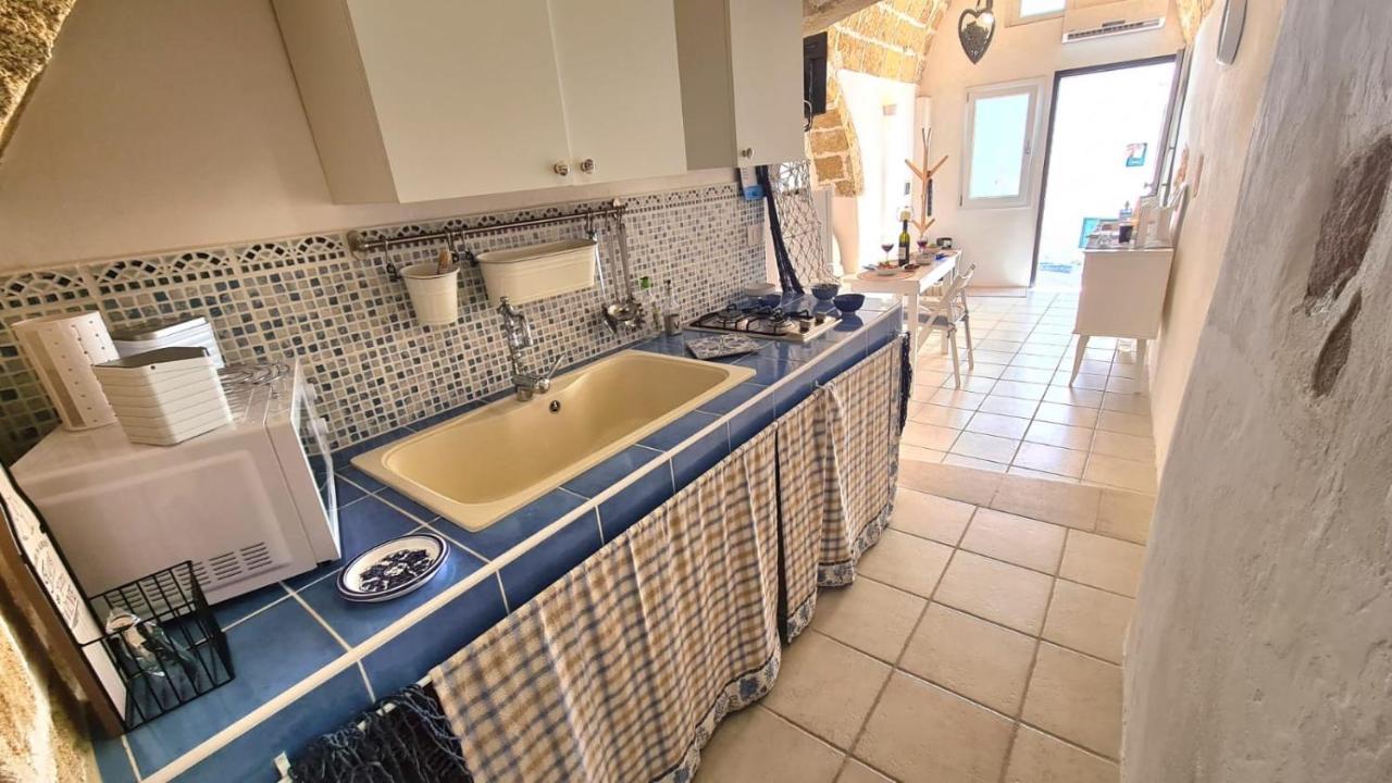 Mediterraneo House- Casa Nel Centro Storico Matino Esterno foto