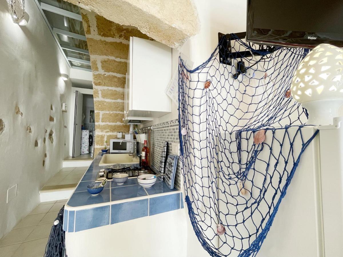 Mediterraneo House- Casa Nel Centro Storico Matino Esterno foto