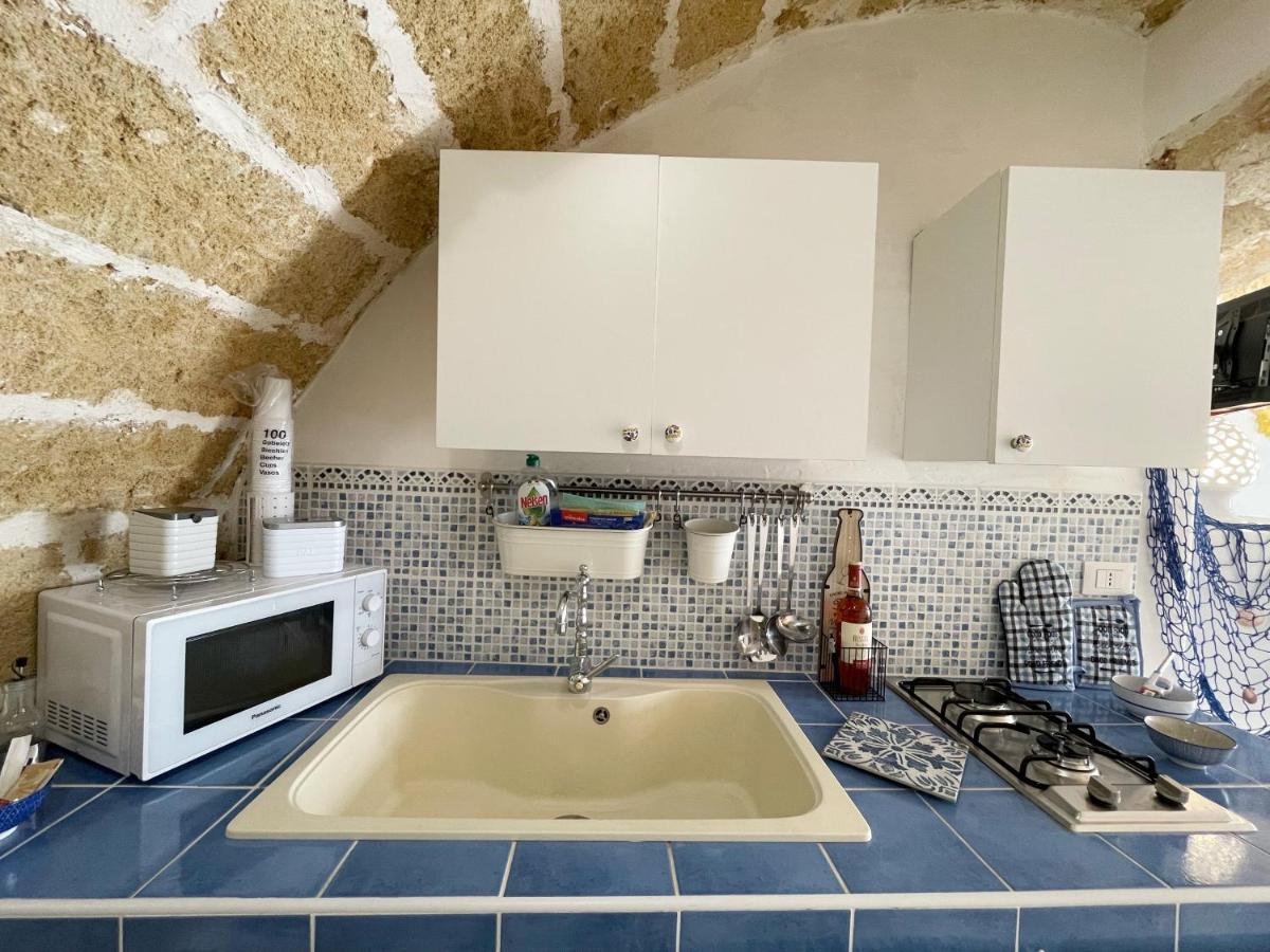 Mediterraneo House- Casa Nel Centro Storico Matino Esterno foto