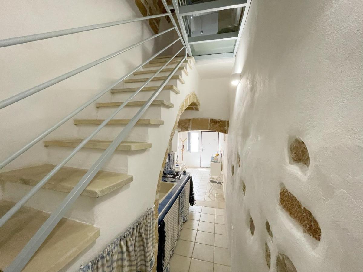 Mediterraneo House- Casa Nel Centro Storico Matino Esterno foto