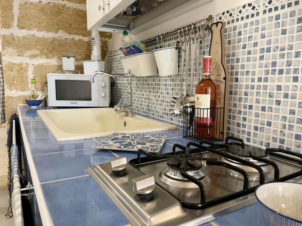 Mediterraneo House- Casa Nel Centro Storico Matino Esterno foto